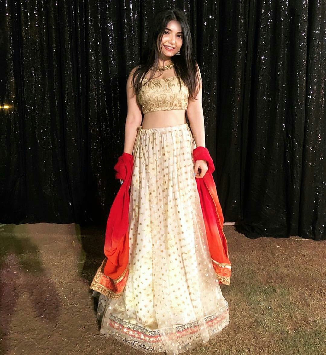 AnushqaFC's tweet photo. @AnushqaOfficial .... waiting for your new song ...🙂
#music #waiting #Dancing #TrendingNow #Mumbai https://t.co/rob5P6zDxq