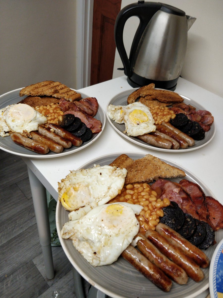 olivergkirby's tweet image. Hungover af. Fucked up the eggs. Otherwise, man&apos;s done alright. What we saying @fryuppolice? #keepitgreasy