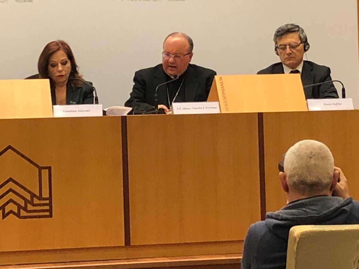 vaticannews_it's tweet image. #PBC2019 #popeprotectionminors #briefing @BishopScicluna "L'abuso è un crimine ma lo è anche l'insabbiamento. E' stato un pellegrinaggio molto breve. Bellissima esperienza di preghiera. Fondamentale la testimonianza delle donne. Tornerò a casa con la convinzione di ascoltare"