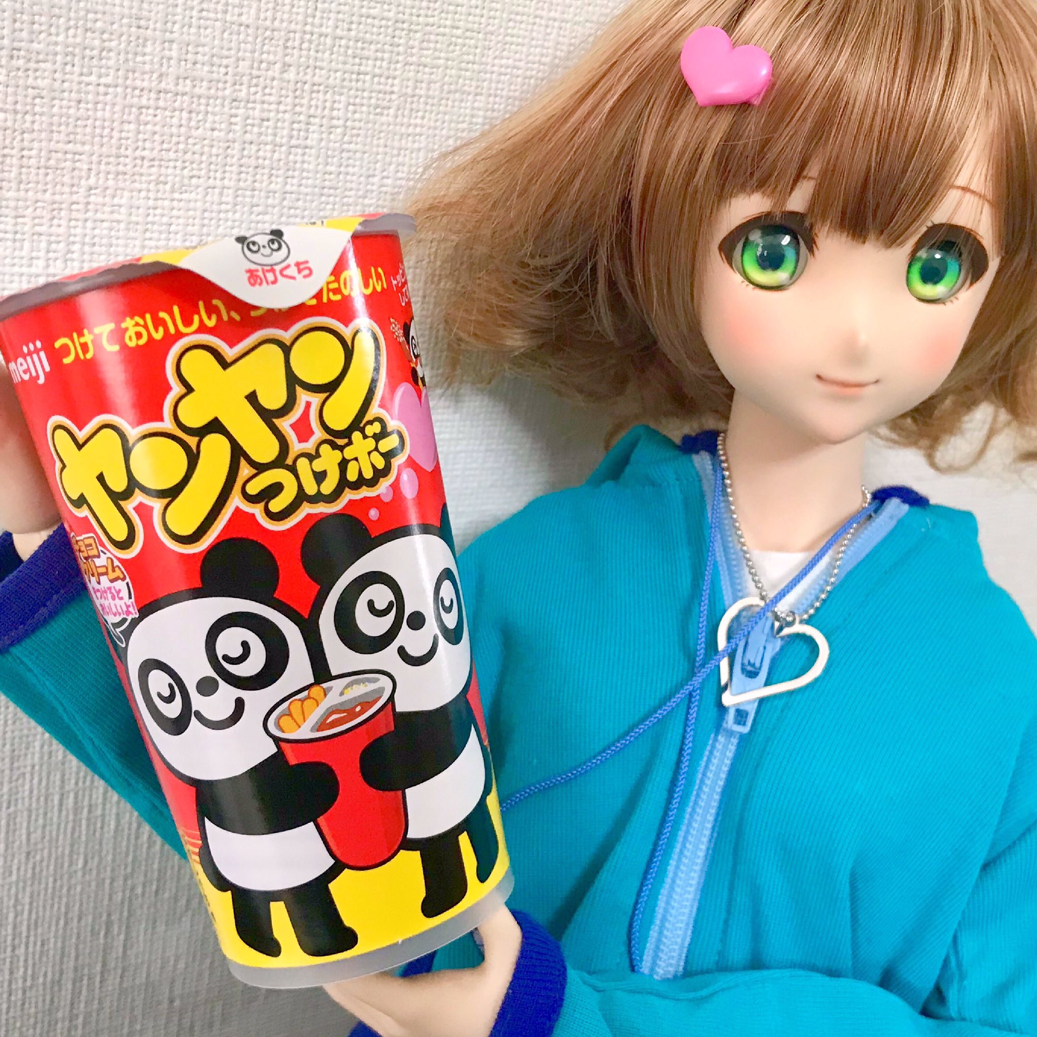 のね 深夜のおやつドール一本勝負 明治 ヤンヤンつけボー クラッカーのスティック に チョコクリーム と トッピング をつけて食べるお菓子です スティックには クイズ が書いてあったり 食べ終わった容器は洗って 小物入れ のね 深夜のおやつドール一本勝負 明治 ヤンヤンつけボー クラッカーのスティック に チョコクリーム と トッピング をつけて食べるお菓子です スティックには クイズ が書いてあったり 食べ終わった容器は洗って 小物入れ