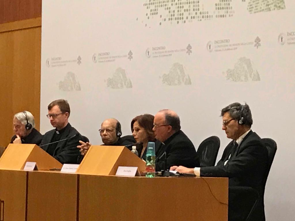 vaticannews_it's tweet image. #PBC2019 #popeprotectionminors #briefing @BishopScicluna "L'abuso è un crimine ma lo è anche l'insabbiamento. E' stato un pellegrinaggio molto breve. Bellissima esperienza di preghiera. Fondamentale la testimonianza delle donne. Tornerò a casa con la convinzione di ascoltare"