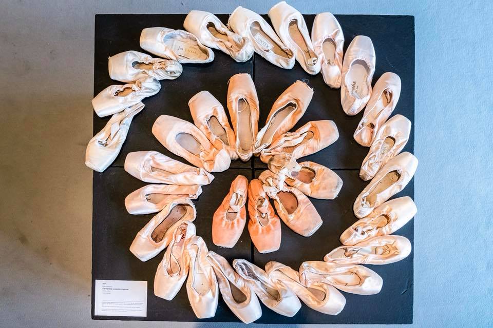 15 opere d’arte realizzate con 880 scarpette da ballo: avete visto le opere degli allievi dell’Accademia di Belle Arti di Firenze a #dif2019?
Ricordatevi di votare la più bella con la nostra speciale cartolina e riceverete in cambio buoni sconto danzapiù likeG. Harmony Danza