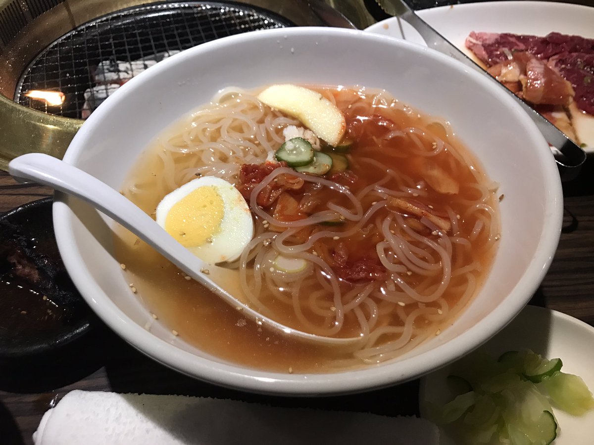 嬢 黒眼 お腹ペーコペーコぐー ペーコペーコぐー お腹がすいーたー みーんーなでー行ーこーうよー 焼肉ガーデン ペコ ペコ です 未だにソラで歌えます ノ