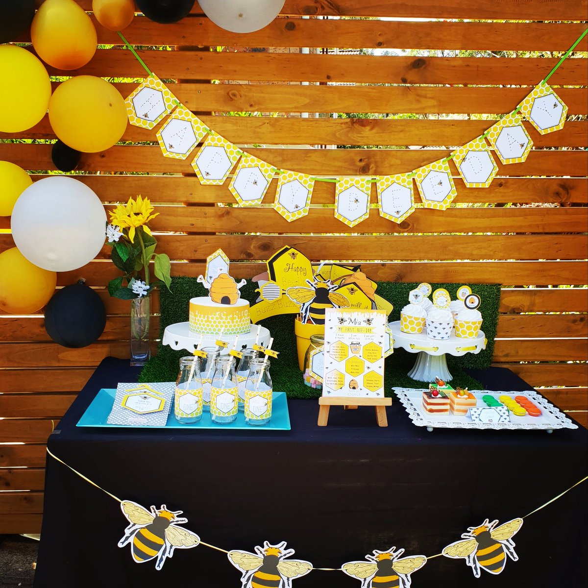 EventsOnTheVine's tweet photo. Had a #busy day today setting up my #Bee themed #party #printables. They look so #cute! Like what you see? Head on over to my shop now! 

Link in bio. 

#Birthday
#1stbday 
#partydecor 
#babyshower 
#genderreveal 
#bumblebee https://t.co/TRhblK4RRb