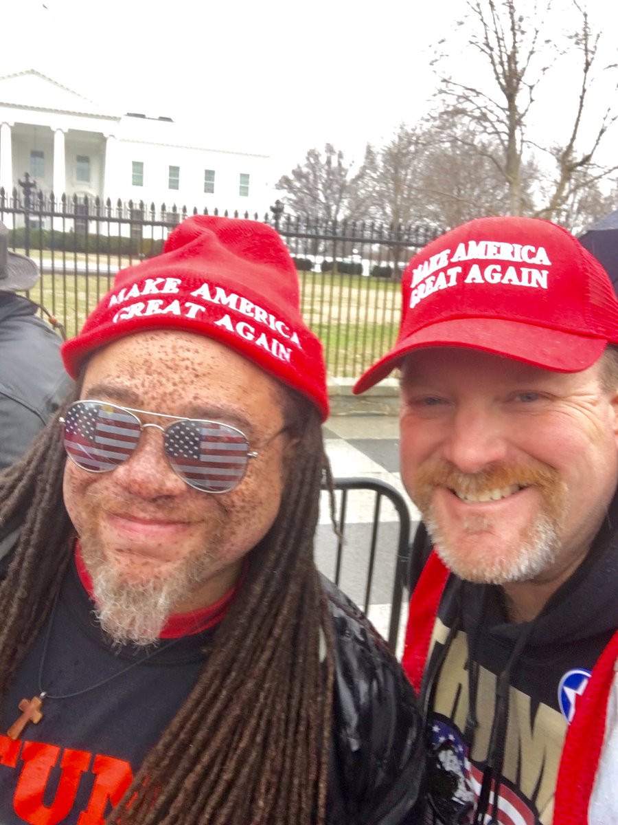 ScottSaxman1's tweet photo. At a #BuildTheWall rally with some awesome Patriots yesterday in DC!🇺🇸🇺🇸With my good friends & all the other beautiful Trumpers that I've known for years. Touching speeches by #AngelDad Chris Odette, @UniteAmerica1st Will Johnson, Ben Bergquam with #FrontlineAmerica & many more. https://t.co/7EMqsTMqaI