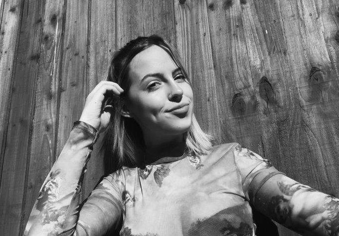 A no makeup, enjoy the sun but can&rsquo;t avoid the black and white filter kinda day- https://t.co/oZSGpG<a href="/tag/newprofilepic"class="tags"><span>#newprofilepic</span></a>