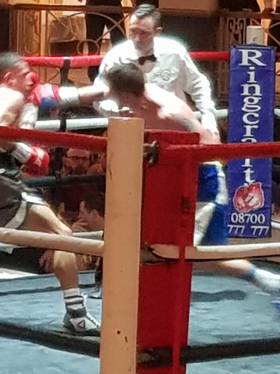 #duanegasman #ANDSTILL SUPERBANTAMWEIGHT SOUTHERN AREA CHAMPION 🥊 10TH round TKO over a very great fighter in tom mcGinley; all the best in both your futures 👊