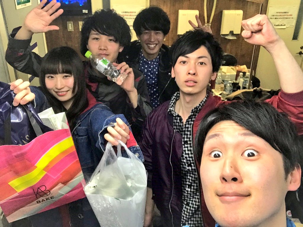 appendix_del's tweet photo. 【アリガトウノウタ。】

昨日の Hocus Pocus!主催ライブ で、Appendixの県内ラストライブとなりました！沢山の方々から差し入れを頂き感謝です！

主催バンドの持ち曲を歌うヤバいバンドですが、皆様のおかげでここまで歌い続けることができました！楽しんでもらえたら悔いはありません！アリガトウ。 https://t.co/Zn6HUGa7Da