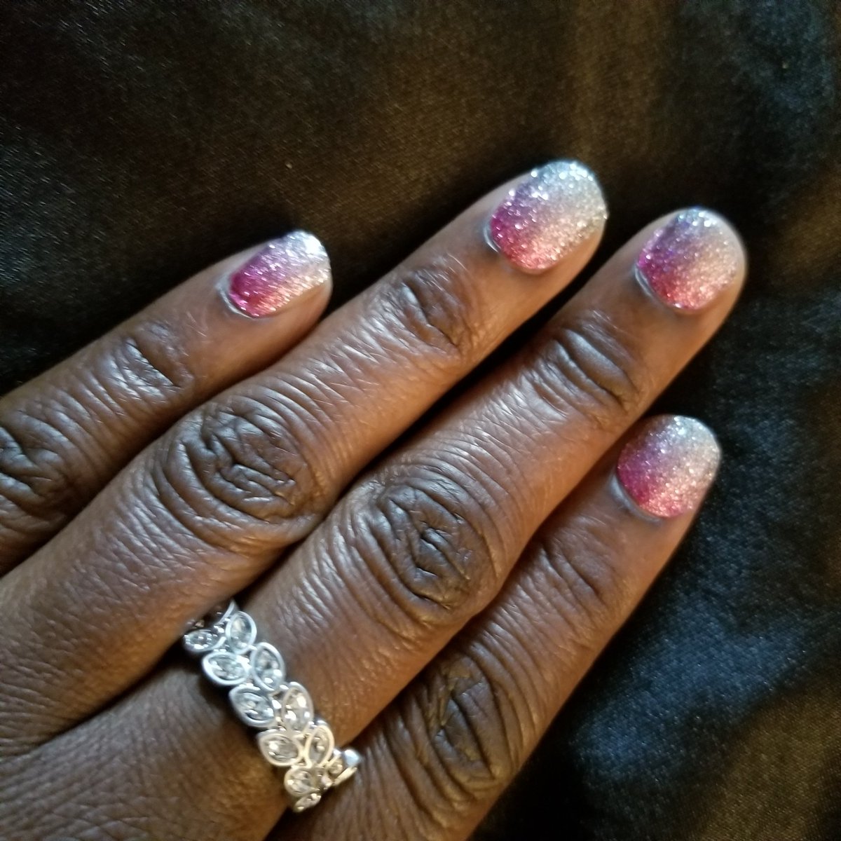 AsyaRobinson2's tweet photo. Got a new ring yesterday.  Ya'll like it?  #PrettyRight https://t.co/WwiQkygHAS