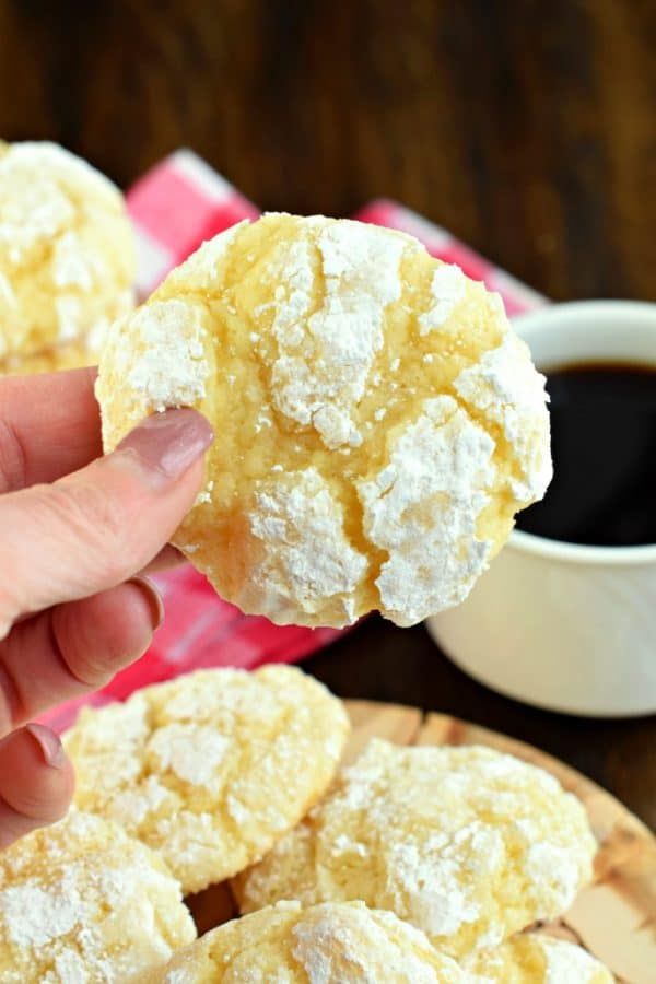 {NEW} Easy Lemon Gooey Butter Cookies Recipe {no cake mix needed} #recipeoftheday buff.ly/2tAzW3G