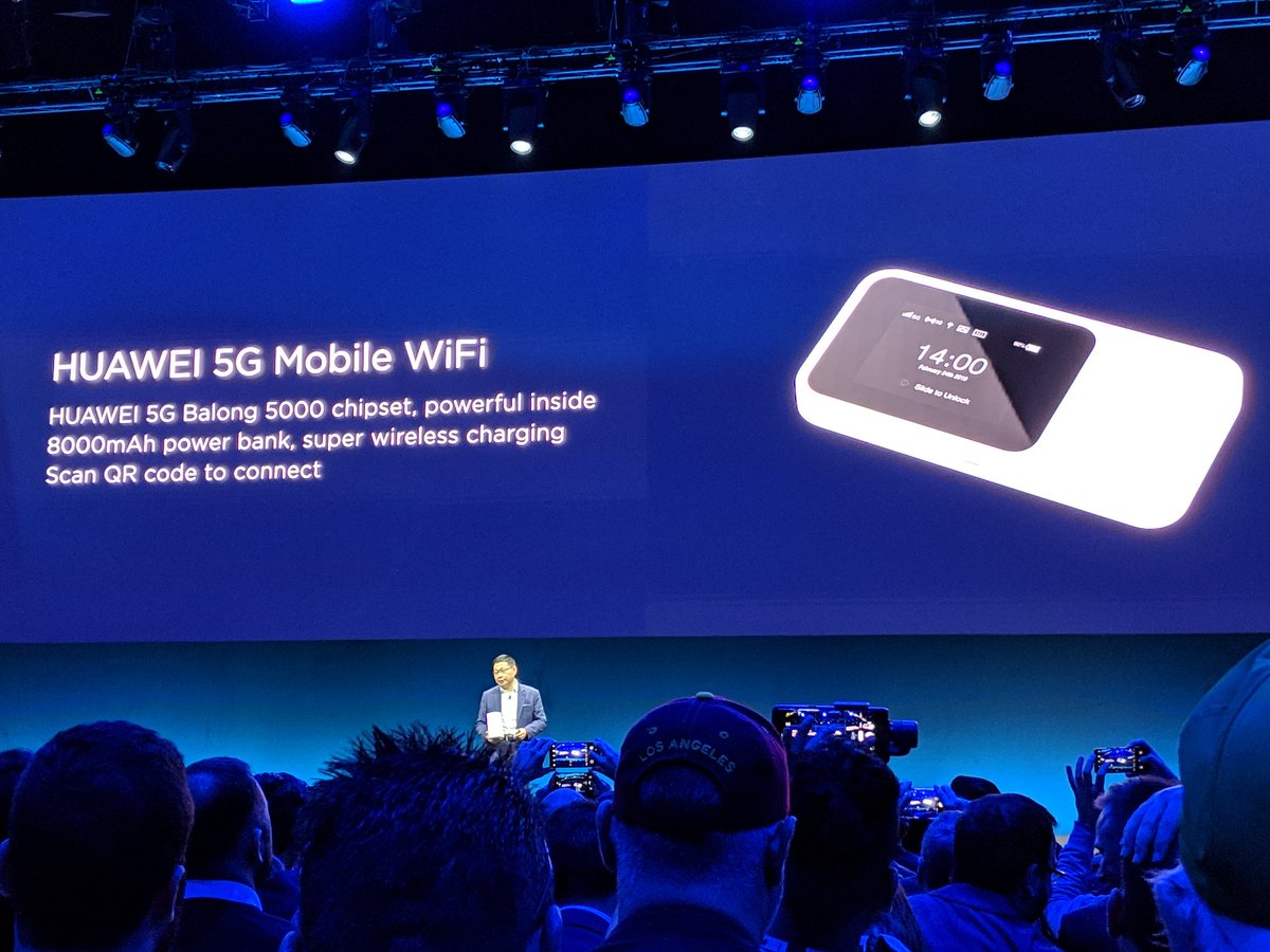 01net's tweet image. On a aussi des antennes 5G pour les maisons ainsi qu'un premier routeur portable. Huawei lance ses premiers objects connectés pour le réseau de demain.  #MWC19