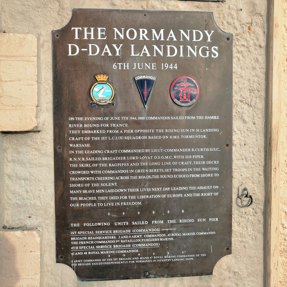 WeWalkForThem's tweet photo. Little walk today in Warsash. Started at the Rising Sun where many Royal Marines and Commandos set sail for Normandy and D-Day. @PoppyLegion @HelpforHeroes #Normandy #CharityWalk #Charity #RoyalBritishLegion #HelpForHeroes #DDay #DDay75 https://t.co/UePuq5Wygi
