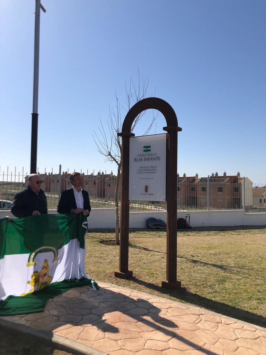 avalverdemacias's tweet photo. Hemos vivido una mañana muy especial con la inauguración del Parque Blas Infante y la compañía del nieto del padre de la patria Andaluza: nos ha emocionado con la semblanza sobre la vida de su abuelo. Sigamos disfrutando de #Salteras y de #Andalucía #BlasInfante #Aljarafe #28F https://t.co/iVJ7PARkUY