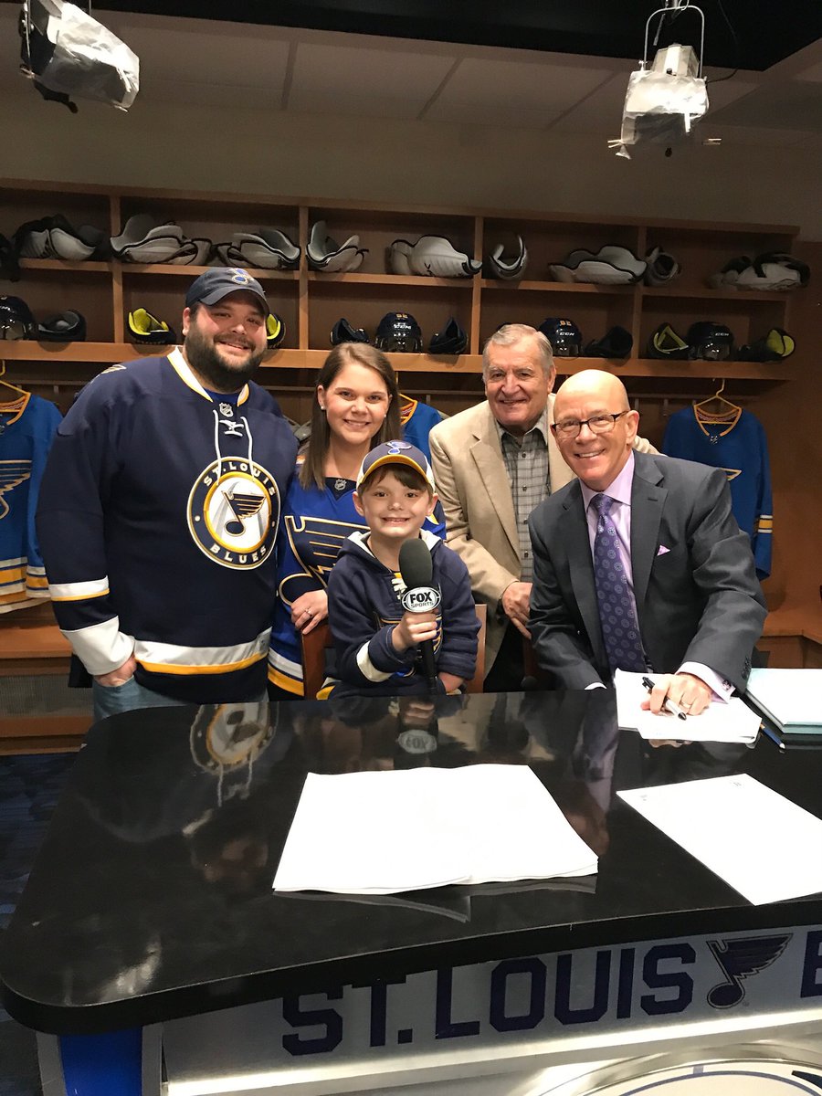 cgaab82's tweet photo. @panger40 Nicest guy you’ll ever meet!  Thank you for making Lincoln’s day so special. #holyjumpin #stlblues @ashgaab @StLouisBlues https://t.co/hhoOYrV2sm