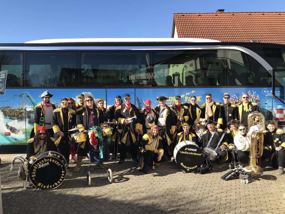 Saendleschraenz's tweet photo. #saendleschraenzer #niederhausen #oetigheim #Fasent #guggenmusig #guggenmusik #guggen #rheinhausen #Karneval https://t.co/glZK30UCYo