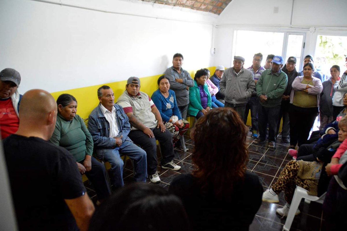 Gus_Sastre's tweet photo. En la tarde de ayer mantuvimos una serie de encuentros con vecinos del Barrio Güemes de nuestra ciudad. 
Sabemos lo que falta y sabemos como hacerlo. Trabajando juntos lo lograremos!
Muchas cosas más por hacer. https://t.co/vTFa73e9JQ
