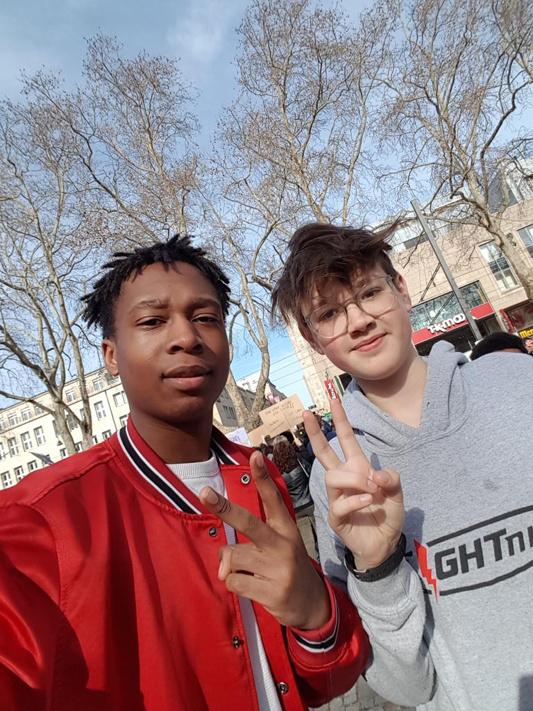 ImmerHimazu's tweet photo. @DasHeyMoritz โก๐๐ฝ Zum Ersten mal getroffen #HeyArmy https://t.co/TPGuTvr908