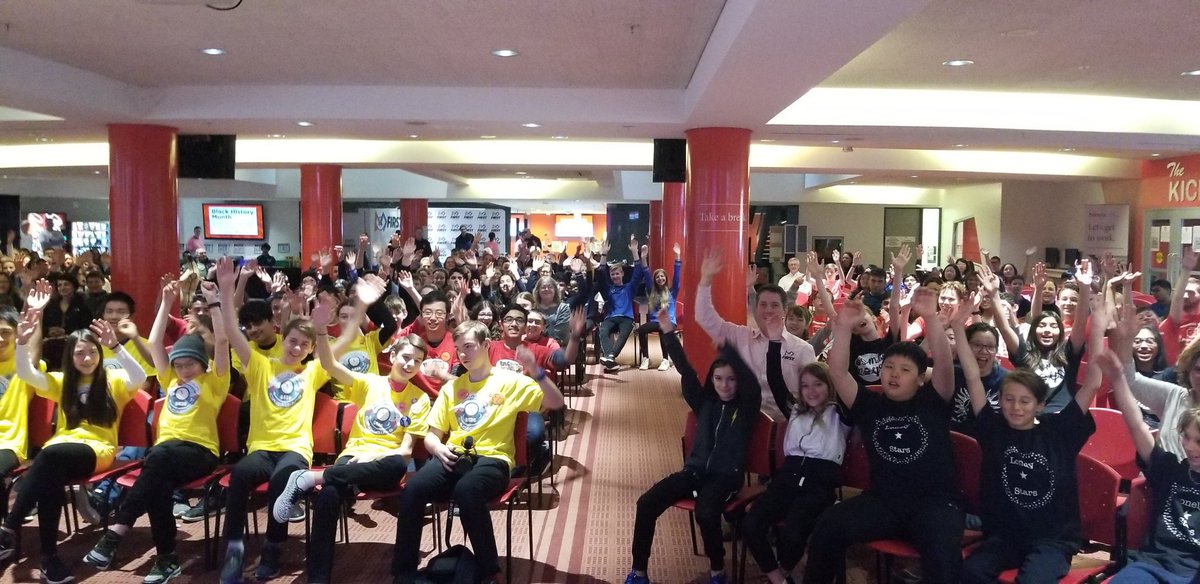 GlobalView_RB's tweet photo. @SenecaCollege is honored to host the Ontario finalists for @firstlegoleague. Great energy. Good luck to all the teams! https://t.co/m8LG5bNe1N