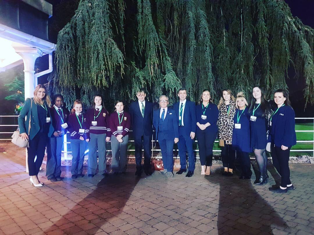 rourkeeimear's tweet photo. Thanks to @SenatorMarkDaly and Conor Kearney for invited us to do Irish Sign Language Choirs performed the National Anthem at the Fianna Fáil Árd Fheis! #FFAF19 #YestoISL #ISLrecognition #grandsonofConorKearney #PeaderKearney ✨❤️💫 https://t.co/RhnxvkGap1