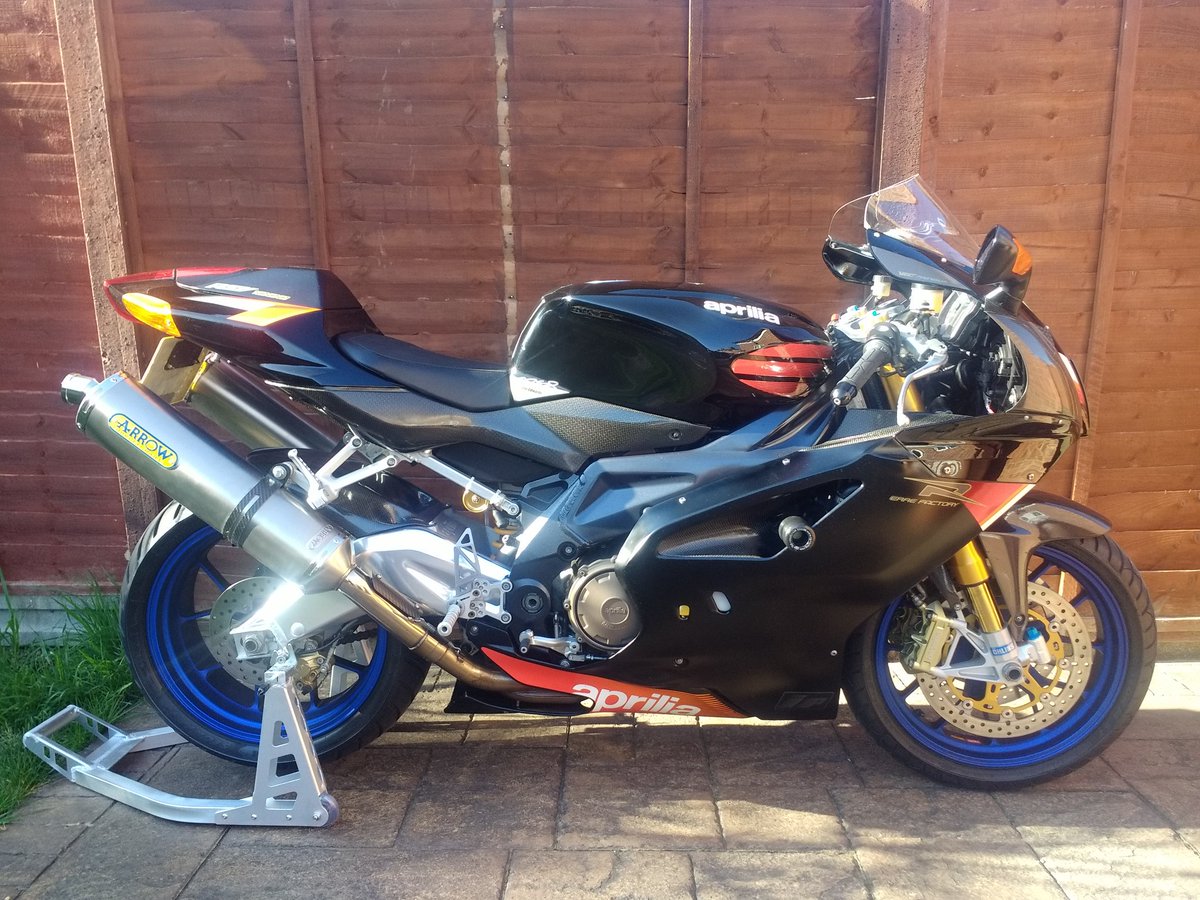 mikerolph's tweet photo. Bike all back together and running 👌 Not bad weather for it either #blood #sweat #tears https://t.co/T4ZztmFW7W