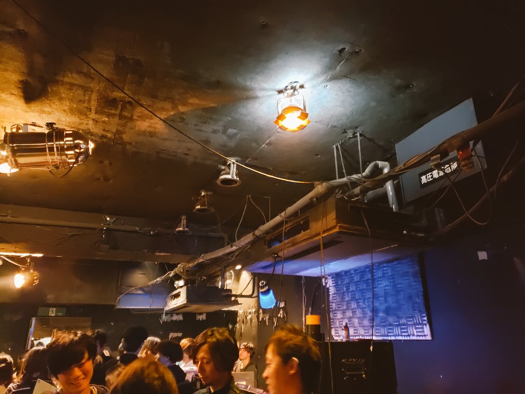 Takay_vogt's tweet photo. 涙止まんないです
本当に最後の最後まで温かくて最高のライブハウスでした
ここで学んだことは一生忘れません
#SiXDOG https://t.co/K9tbGAmObD