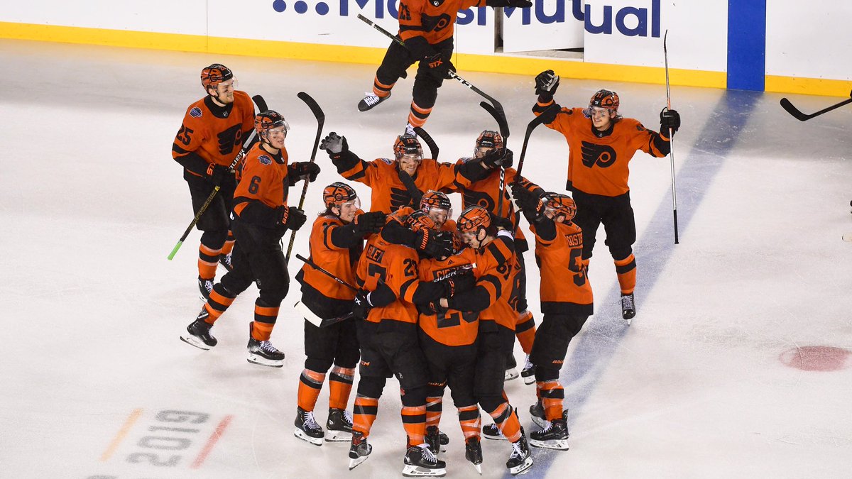 NHLFlyers's tweet photo. Pittsburgh blew a 3-1 lead. #StadiumSeries https://t.co/uEebMCtXR2