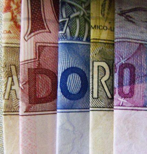 ClarissaYorke's tweet photo. Se eu gosto de dinheiro? https://t.co/viOrgmQbkg