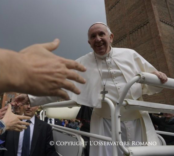 mongabay's tweet photo. Brazilian General takes a dim view of the Catholic church’s Amazon Synod, seeing it as interference in Brazil’s sovereign affairs ~ https://t.co/teSAMfshwn https://t.co/B9ATlI6e4A