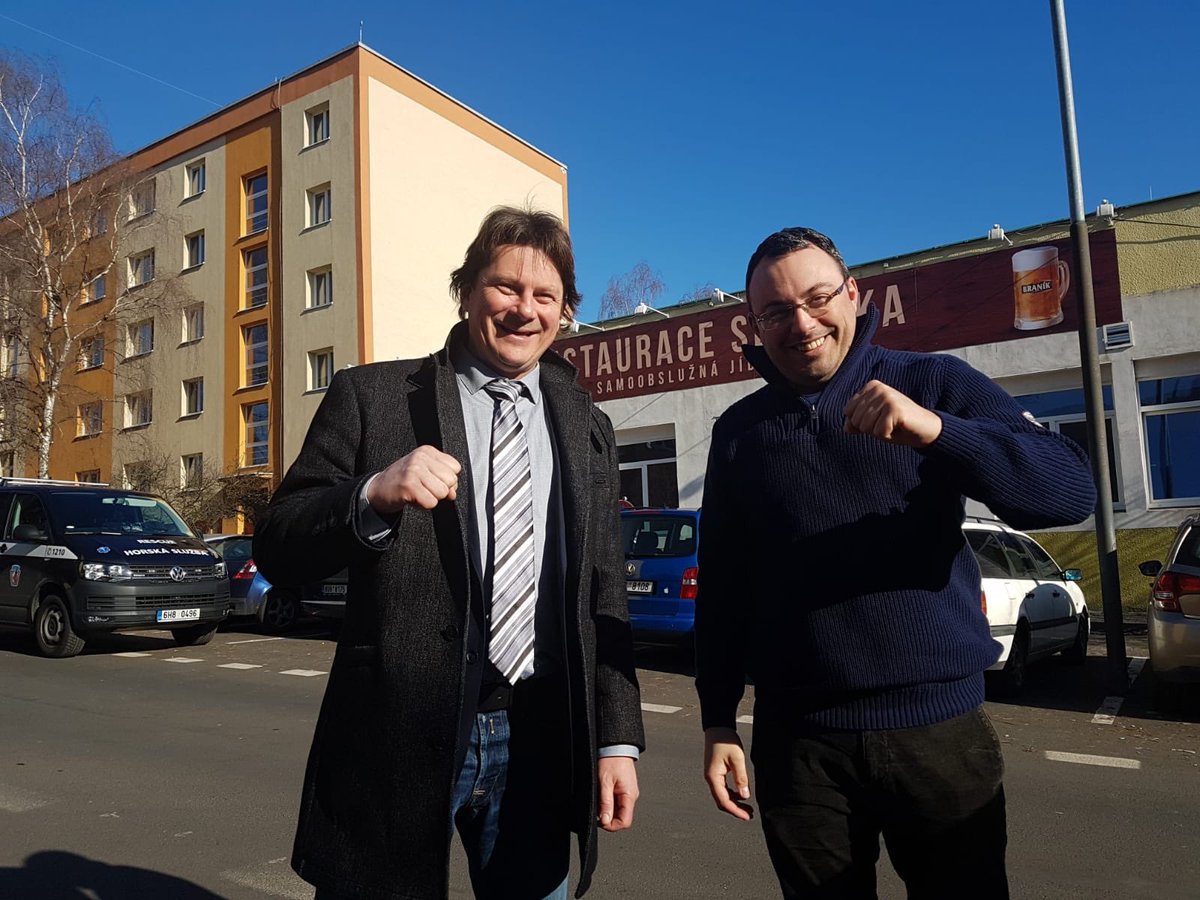OndrejZamazal's tweet photo. #DyckyMost aneb cesta na @hcverva vs. @HCKometa. #Severka v obležení i v neděli... https://t.co/Ngu6KxgbeS