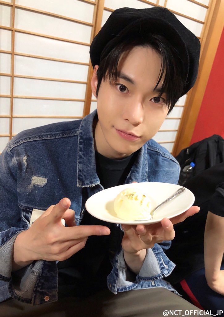 GLASSY_DY's tweet photo. @NCT_OFFICIAL_JP 후식까지 야무지게 먹었구낭 @.@ 많이 많이 먹구 살좀쪄라아 @.@ https://t.co/5cNbdB3kns