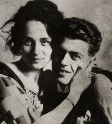 jatustein's tweet photo. Uncredited Photographer
#Georgette and #RenéMagritte on Their #WeddingDay, #Brussels #c1922 https://t.co/XMDIivHZ5u