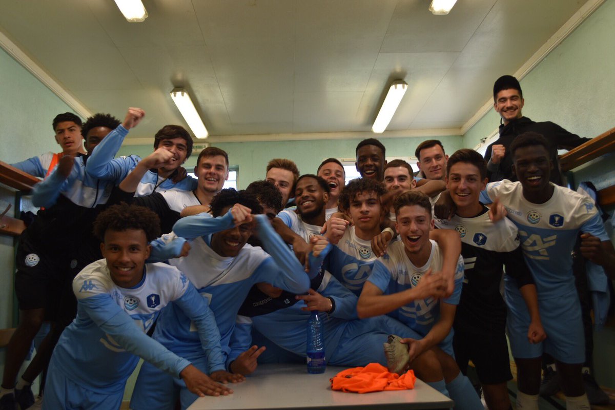 Victoire 2-1 face au ⁦<a href="/RCSA/">Racing Club de Strasbourg Alsace</a>⁩ et qualification des U19 en quarts de finale ! 🔵⚫️
Félicitations à eux ! 👏
#TOURSRCSA #Gambardella
