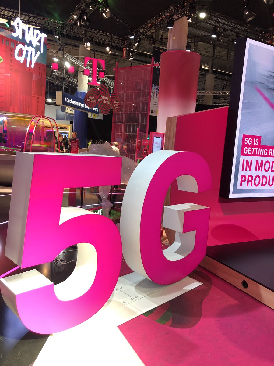 StKuhlmann's tweet photo. #MWC19 Prep läuft auf Hochtouren👌🏼 Halle 3, Stand 3M31 - morgen geht’s los ☺️ #takepart #telekom #5G https://t.co/wVO1HwamlJ