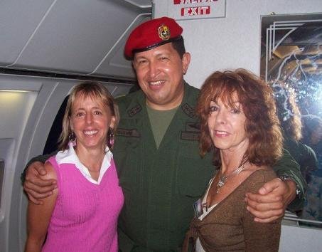 HumanRi22536433's tweet photo. @Hassanvand @codepink @medeabenjamin @StateDept @HudsonInstitute @JZarif #Medea_Benjamin has active for many years to promote dictatorial regimes. https://t.co/viFATd3bEL