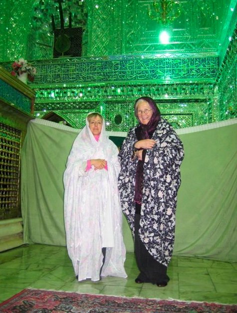 HumanRi22536433's tweet photo. @Hassanvand @codepink @medeabenjamin @StateDept @HudsonInstitute @JZarif #Medea_Benjamin has active for many years to promote dictatorial regimes. https://t.co/viFATd3bEL