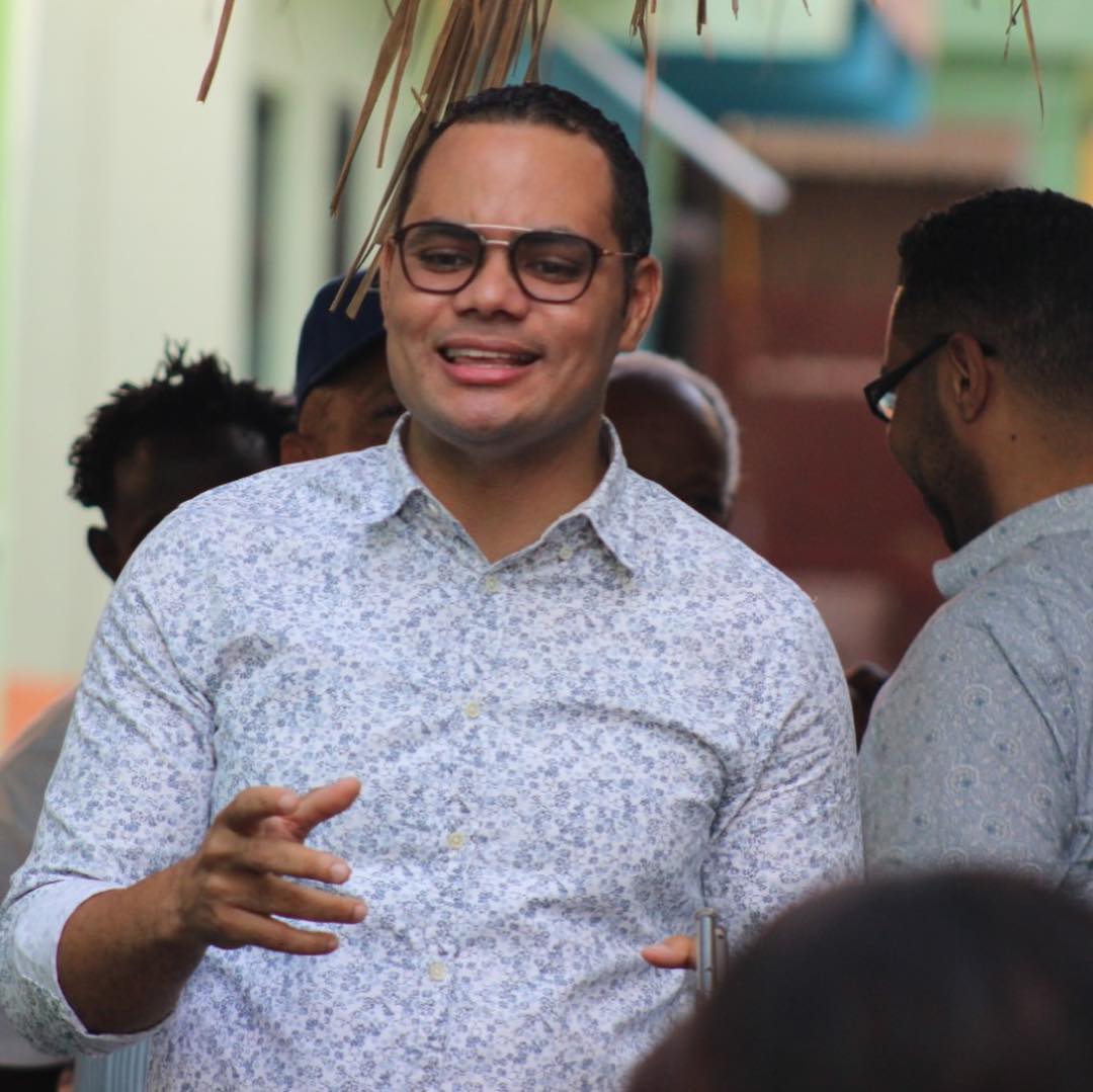 jiwber's tweet photo. El precandidato a diputado por la circunscripcion # 3 del D.N Ing Alexander Liz Hoy visita el sector de las cañitas, como parte de los encuentros con dirigentes.

Seguimos #atodopulmonrd #alexanderlizdiputado😆😄 https://t.co/3tV3OKcKzI