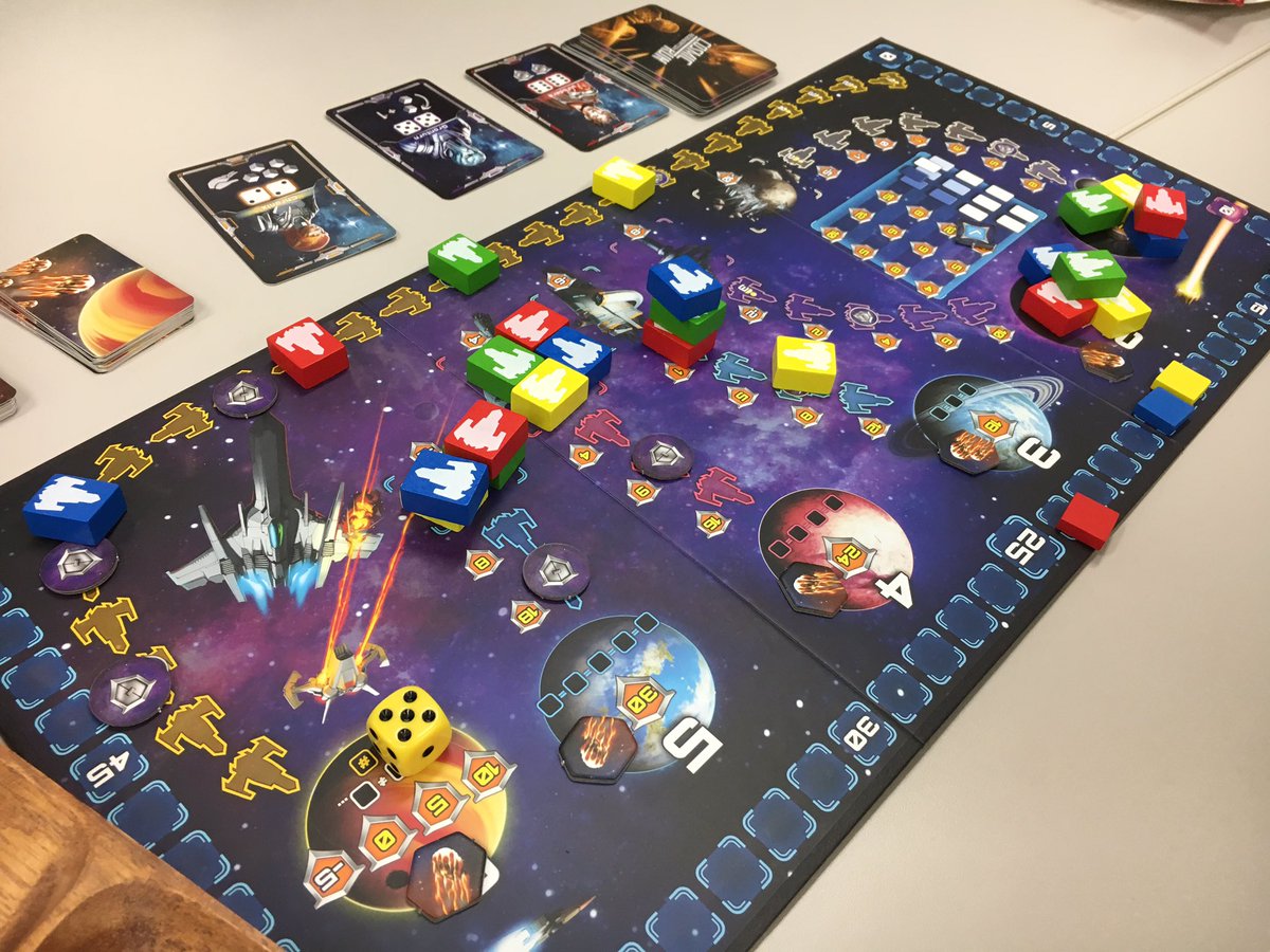 sugar_ray1956's tweet photo. #CosmicRun:Regeneration 初

ダイスを使って6つの惑星に向けて自駒を進めていくレースゲーム。
ダイス目は、獲得した異星人カードやクリスタルを使って操作。
誰かが到達した星は決算となり、全ての星の決算が終わると終了。
彗星が3回衝突して決算が始まることも。
フレーバーがさされば。

#999bg https://t.co/GiqPTXvcLL