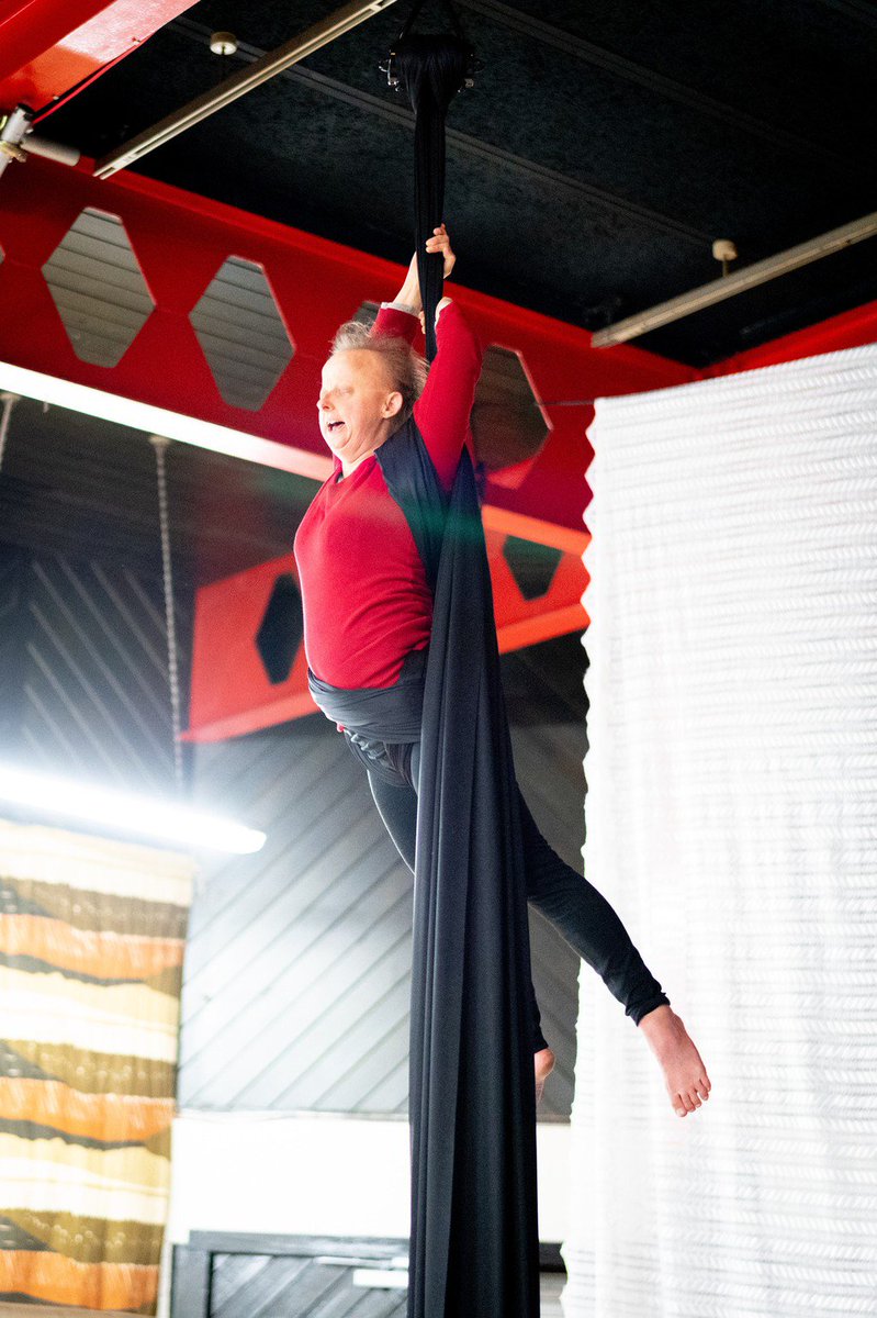 MyTheatreMates's tweet image. DON'T GET TANGLED UP IN PROBLEMS: Take time out to enjoy these candid shots behind the scenes of  @extantltd &amp;amp; @yellowearthuk's new touring show #FlightPaths goo.gl/FmDcDT #Featured