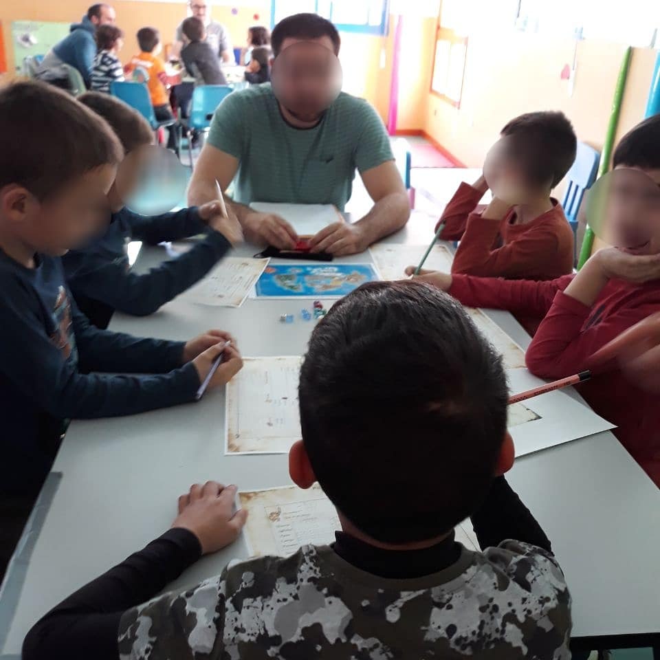 ludiversia's tweet photo. ¡Día épico!!
¡¡El Rol gran protagonista con niñxs roleando, atentos a nuestros #MastersdeLudiversia y disfrutando. Gracias por hacerlo posible @rolerodehamelin @refuerzodiver @izarzuri1983 y Mr.B
#LudiversiaRolea #Rolconniños #PDM #magissa #guardianesdepandemonio https://t.co/wDKorJCe8c