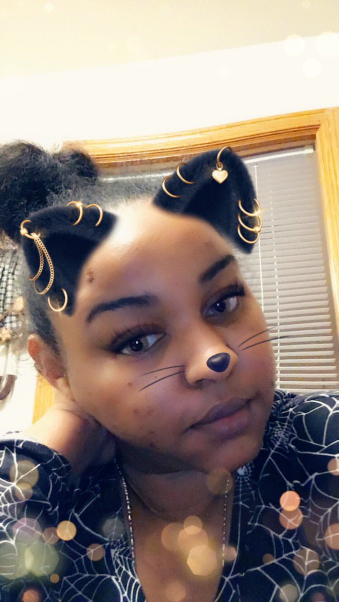 CancerMo69's tweet image. The look when u did a double n ready to go home 😒