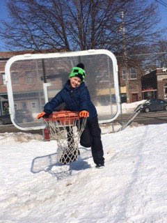 mmsdfranklin's tweet photo. We are making the most of the snow at Franklin. Having fun on the snow mountains and dunking basketballs #snowmuchfun #snowballing #falconsinthesnow https://t.co/f2Su1DBw4N