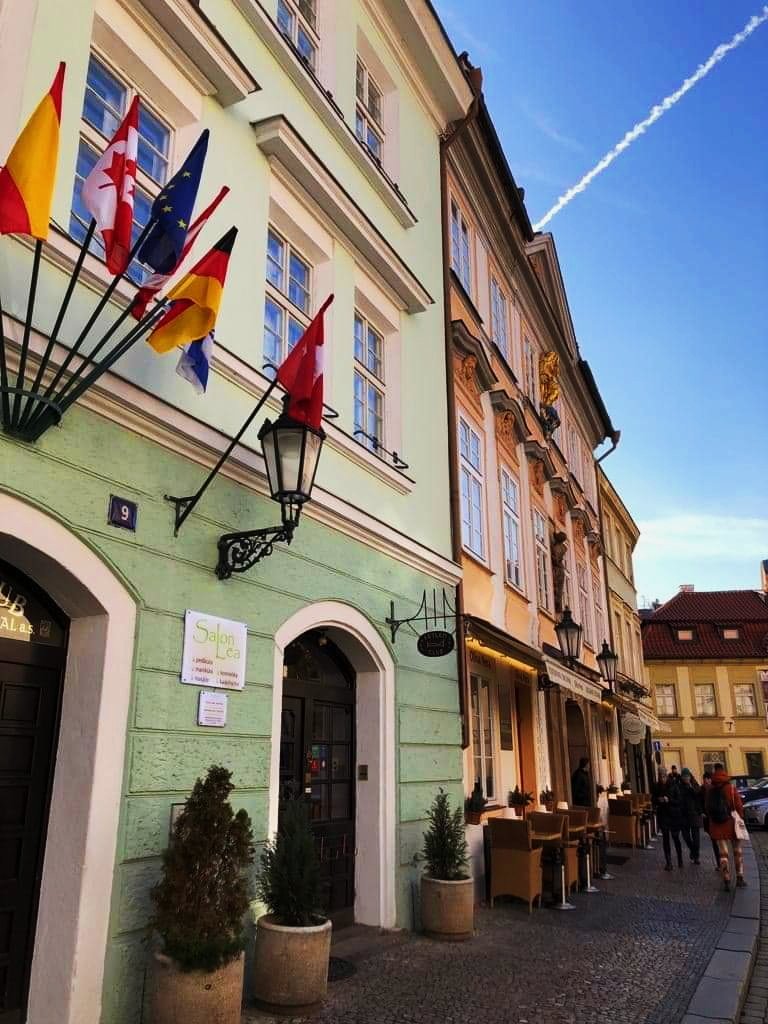 manondeybach's tweet photo. #Prague https://t.co/Q49NXGbjfJ