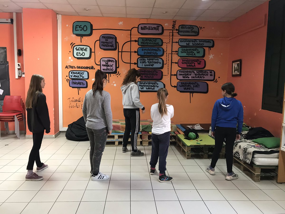 CUP_MiR's tweet photo. Aquest matí al taller d’autodefensa feminista infantil que hem fet dins el marc de les segones Jornades Feministes de Montcada i Reixac. Tota una experiència d’empoderament intergeneracional! #jornadesfeministes #feminisme #autodefensa #cupmir #alcemnos #ensvolemvives https://t.co/2FfGfv6cYy