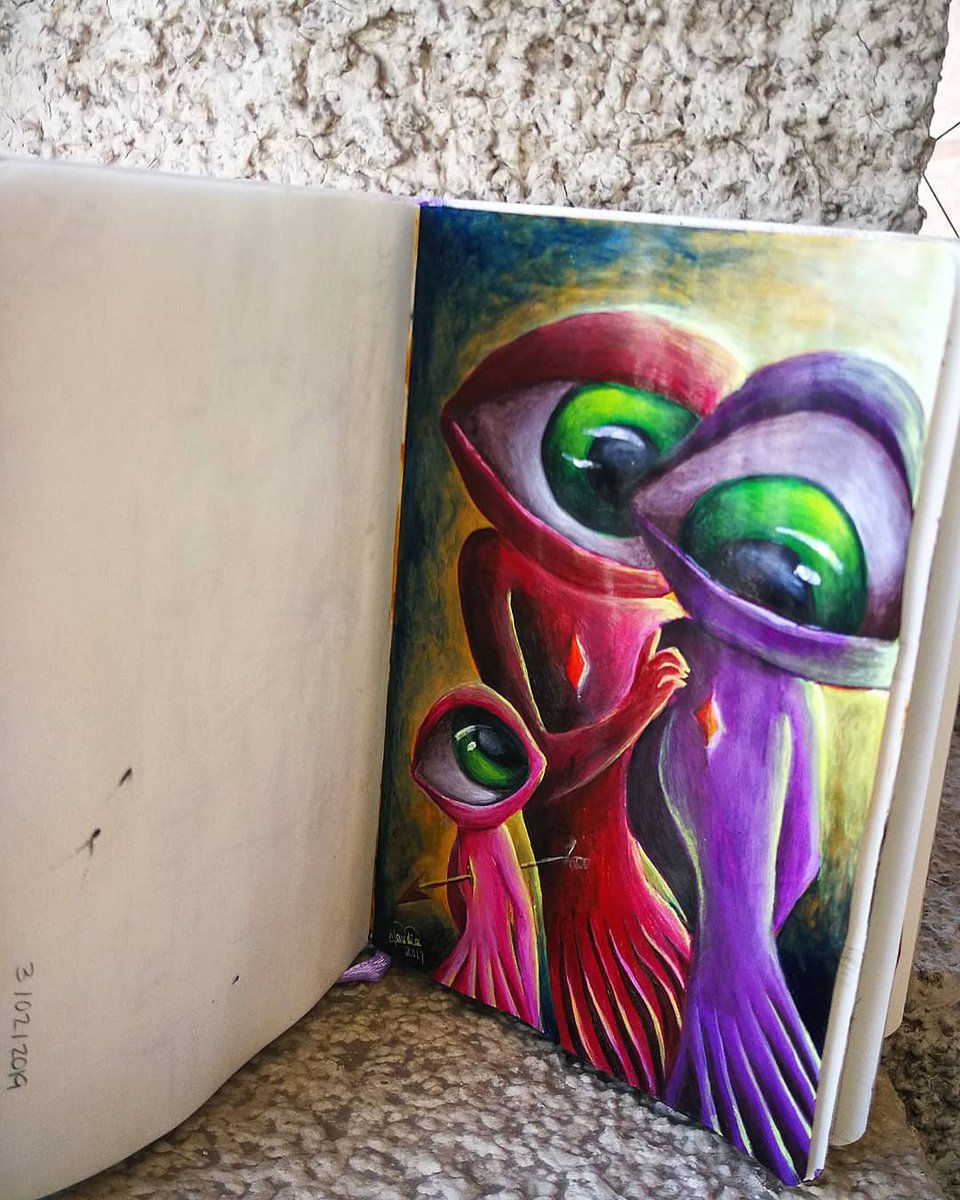 cvguwar's tweet photo. 🎨Hace tiempo que no me relajaba un poco y pintaba las cosas locas que se me pasaban por la cabeza,Es algo extraño pero me encanta
#surrealism #surrealart #painting #acrylicpainting #eyepainting #creepy #creepyart #fantasticart #drawing #sketchbook #creatures #oddcreatures #artsy https://t.co/3OinrCMyUr