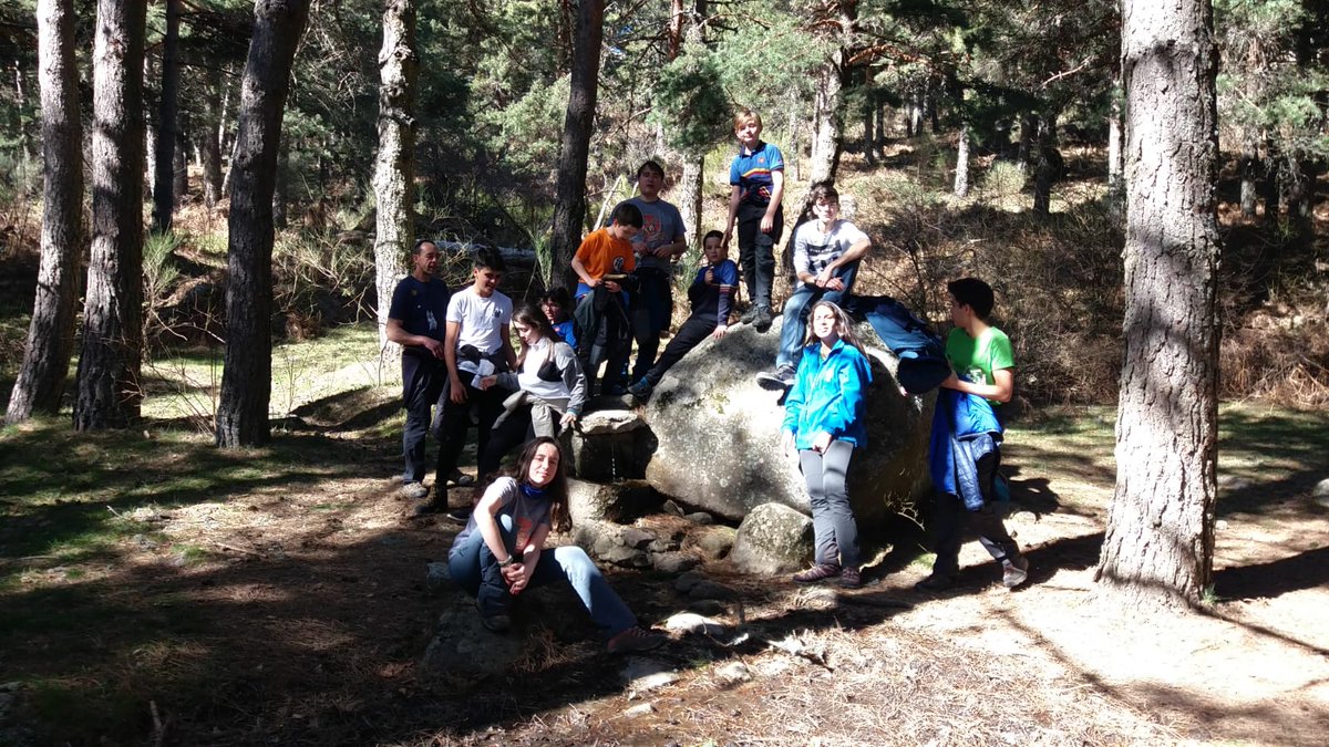 OJEGUADARRAMA's tweet photo. Magnífico fin de semana de convivencia y naturaleza en el albergue de Tablada (Guadarrama). Hemos hecho prácticas de alpinismo, ruta nocturna y diurna y velada de animación! @OJE_oficial https://t.co/YD2ef4KnCe