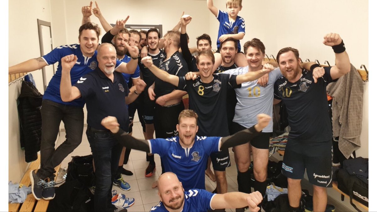 Tolfte raka vinsten. Men framför allt serieseger och säkrad plats i div 3 nästa säsong.
Snyggt, boys!
iksund.myclub.se/site_node/6881…