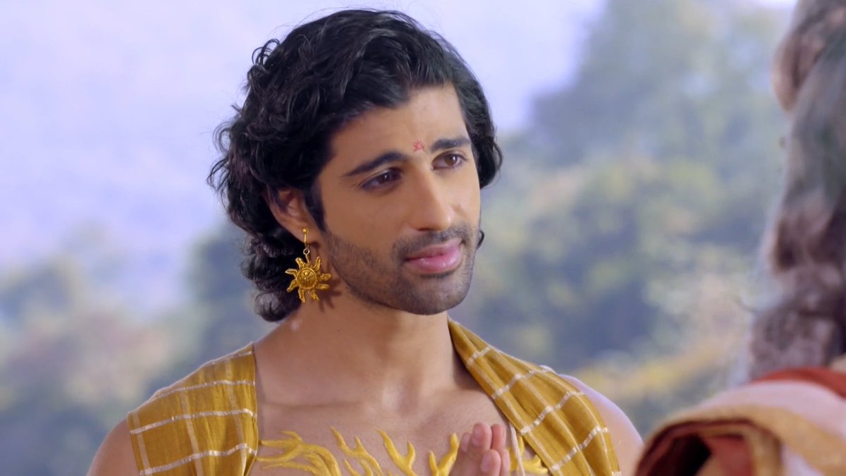 kittukidhun's tweet photo. #KarnSangini Epi84 Moment:
•Maha Daan•
~Here's the begger King of Gods Indra 4 Karn's Kavach-Kundal to save his son Arjun's a$$
~#Karn recognises him but still gives away his Kavach-Kundal like the Daanveer that he is
~#Uruvi brokers with Indra🤦🏻‍♀️
#AashimGulati #TejasswiPrakash https://t.co/KOCcycUIbV