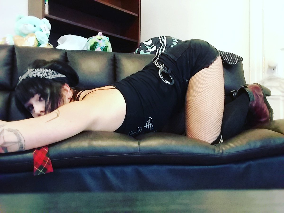 MidniteTrans's tweet photo. Something something craving cock https://t.co/lGylTt4J7S