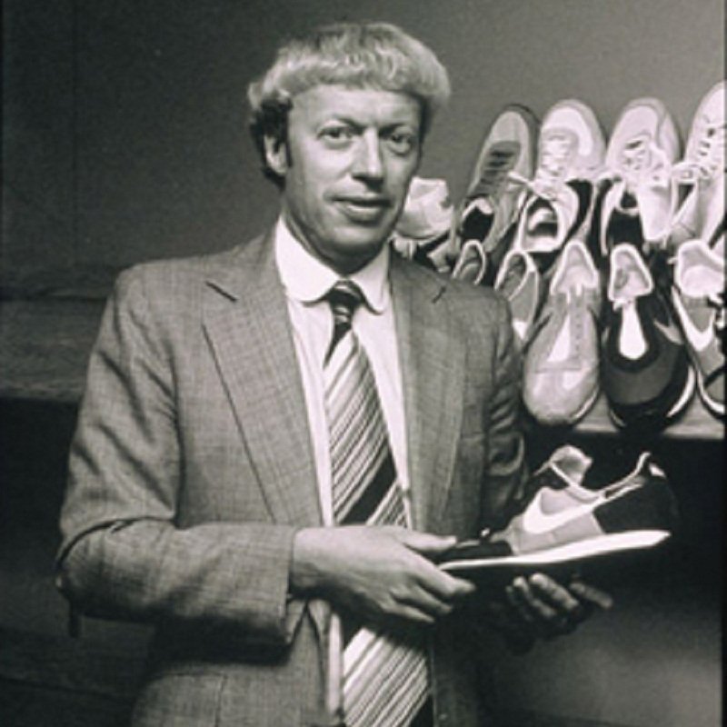 Happy Birthday to the legendary co-founder of Nike, Phil Knight!!
.
.
.   