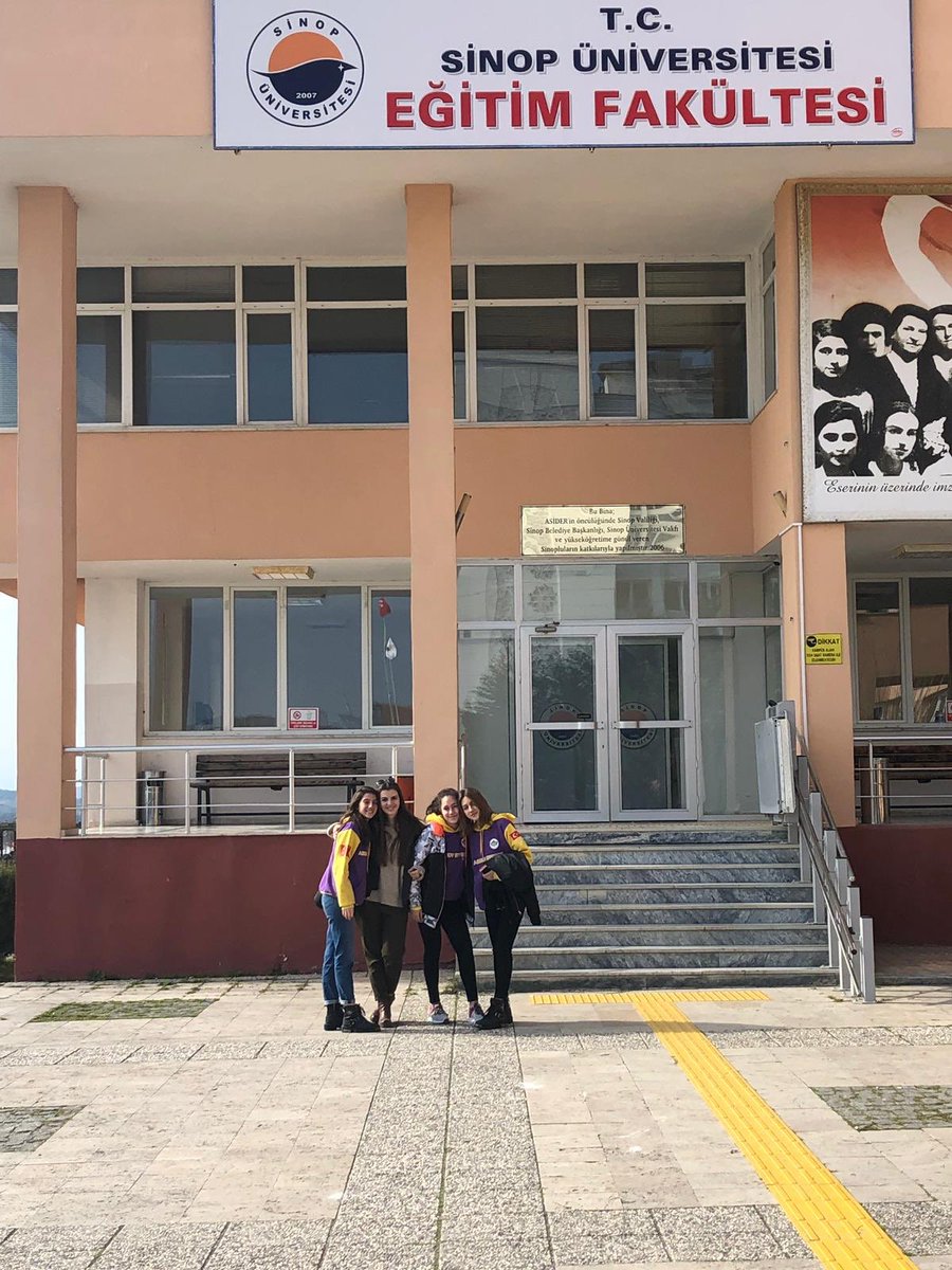 Sinop Üniversitesi Eğitim Fakültesi Fen Bilgisi Öğretmenliği 3. Sınıf öğrencilerine bize STEM ile ilgili verdikleri bilgiler için teşekkür ediyoruz. Çok keyifli bir röportajdı 😇 STEM adına donanımlı öğretmen adaylarını görmek cesaretimizi arttırdı 💛💜 <a href="/sinopuniversity/">Sinop Üniversitesi</a>